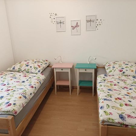 Grosse Ferienwohnung Am Waldrand Шёнау Экстерьер фото